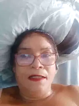 Snapshot of Delicy1 chatting on 02.19.25 Delicy1 online show from 02.19.25