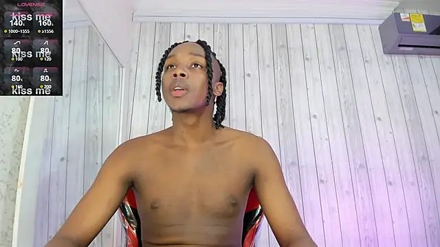 Snapshot of DominicSccott chatting on 02.09.25 DominicSccott online show from 02.09.25