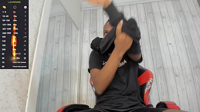 Snapshot of DominicSccott chatting on 03.12.25 DominicSccott online show from 03.12.25