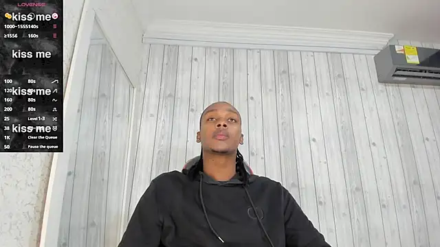 Snapshot of DominicSccott chatting on 03.13.25 DominicSccott online show from 03.13.25