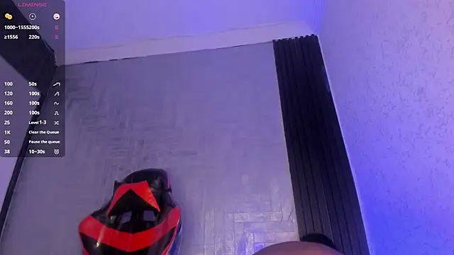 Snapshot of DominicSccott chatting on 10.22.25 DominicSccott online show from 10.22.25