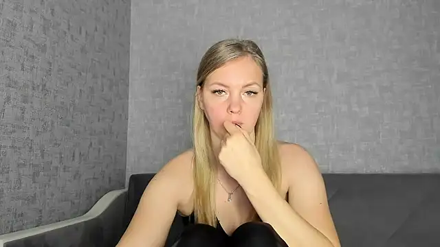 Snapshot of iam_Venus chatting on 01.11.26 iam Venus online show from 01.11.26