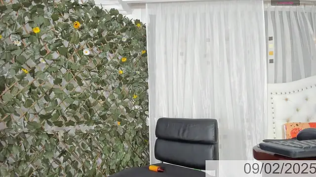 Snapshot of BunnyHotsx chatting on 02.09.25 BunnyHotsx online show from 02.09.25