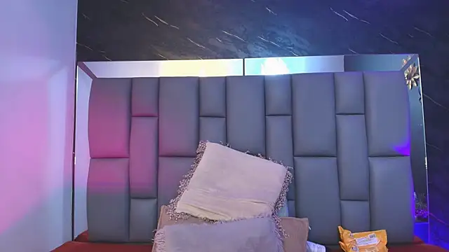  MiaBrown  online show from 10.18.25