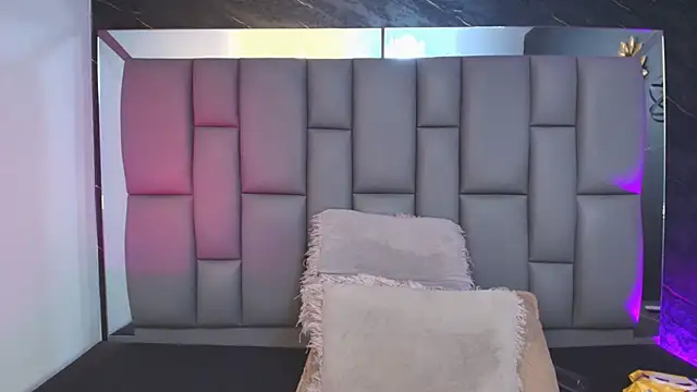  MiaBrown  online show from 11.19.25