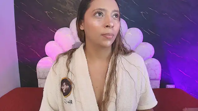 Snapshot of _MiaBrown_ chatting on 04.23.26 MiaBrown online show from 04.23.26