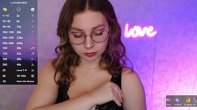 Snapshot of Leah_Reed chatting on 03.20.25 Leah Reed online show from 03.20.25