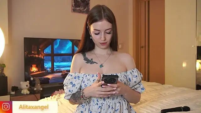 Snapshot of AlitaXAngelic chatting on 01.23.25 AlitaXAngelic online show from 01.23.25