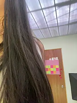 Snapshot of Nicollemays chatting on 02.05.25 Nicollemays online show from 02.05.25