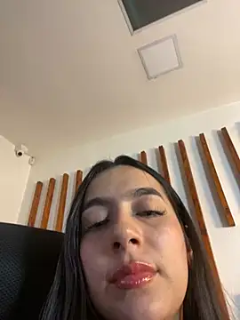 Snapshot of Nicollemays chatting on 02.16.25 Nicollemays online show from 02.16.25