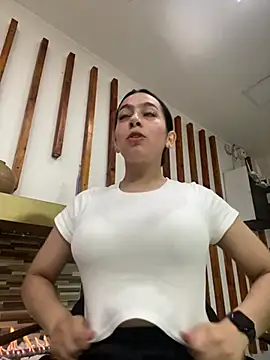 Snapshot of Nicollemays chatting on 02.21.25 Nicollemays online show from 02.21.25