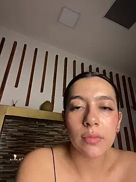 Snapshot of Nicollemays chatting on 02.22.25 Nicollemays online show from 02.22.25