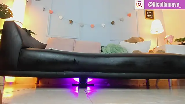 Snapshot of Nicollemays chatting on 03.03.25 Nicollemays online show from 03.03.25