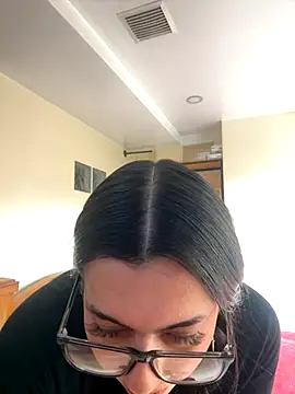 Snapshot of Nicollemays chatting on 09.18.25 Nicollemays online show from 09.18.25