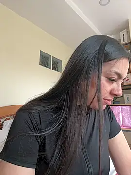 Snapshot of Nicollemays chatting on 09.24.25 Nicollemays online show from 09.24.25