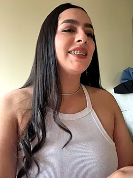 Snapshot of Nicollemays chatting on 10.08.25 Nicollemays online show from 10.08.25