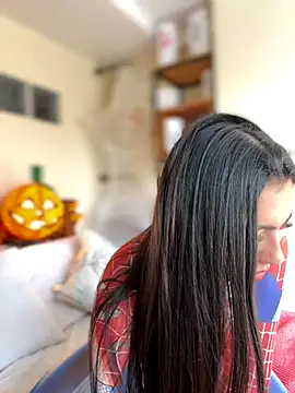 Snapshot of Nicollemays chatting on 10.11.25 Nicollemays online show from 10.11.25