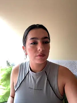 Snapshot of Nicollemays chatting on 11.04.25 Nicollemays online show from 11.04.25