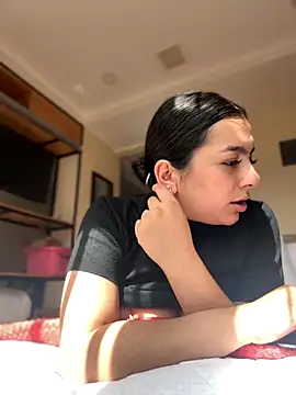 Snapshot of Nicollemays chatting on 11.07.25 Nicollemays online show from 11.07.25