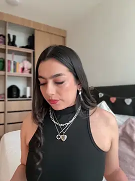 Snapshot of Nicollemays chatting on 12.02.25 Nicollemays online show from 12.02.25