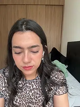 Snapshot of Nicollemays chatting on 05.28.26 Nicollemays online show from 05.28.26