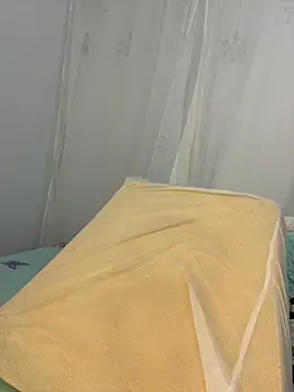 Snapshot of Aleja_DANS chatting on 03.06.25 Aleja DANS online show from 03.06.25