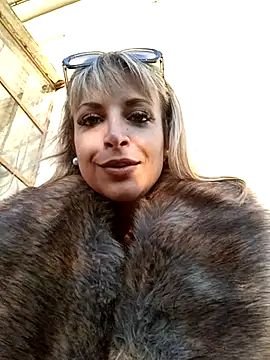 Cute Anissa online show from 03.18.25