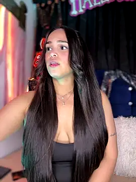 Snapshot of Merloth chatting on 10.11.25 Merloth online show from 10.11.25