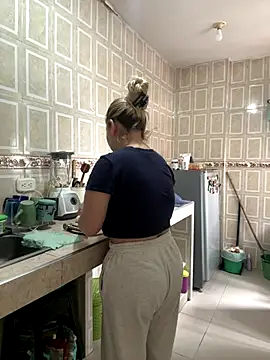 Snapshot of Celestedubois chatting on 11.05.25 Celestedubois online show from 11.05.25