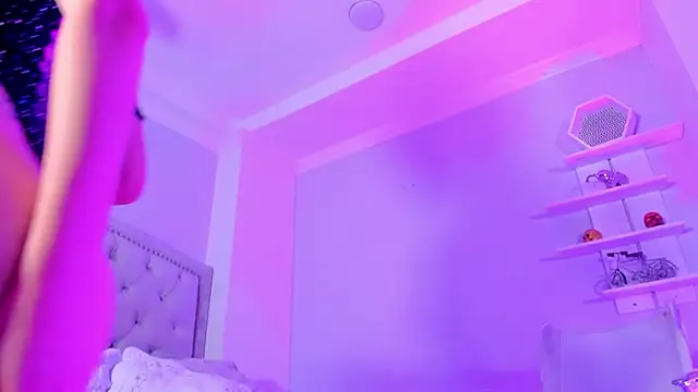 CamileHolmes online show from 02.27.25