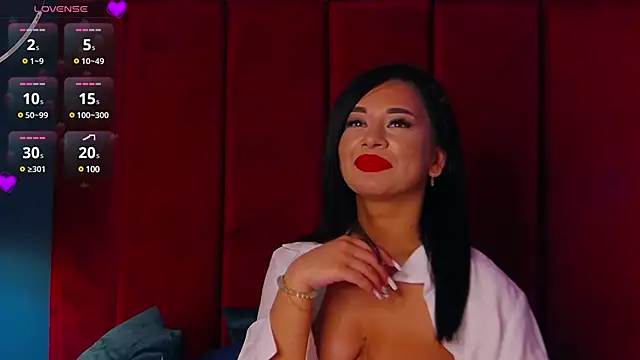 Snapshot of MadyLuxxx chatting on 03.22.25 MadyLuxxx online show from 03.22.25