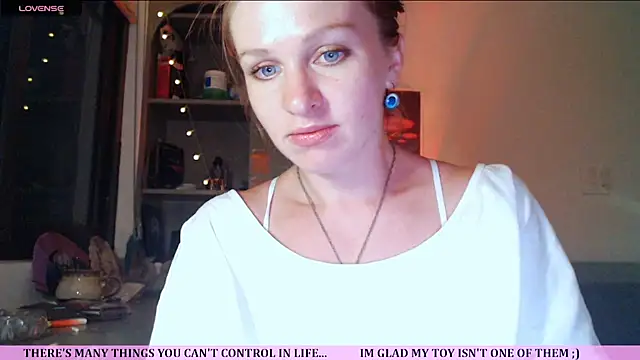 Snapshot of Cassie_Wild chatting on 07.16.26 Cassie Wild online show from 07.16.26
