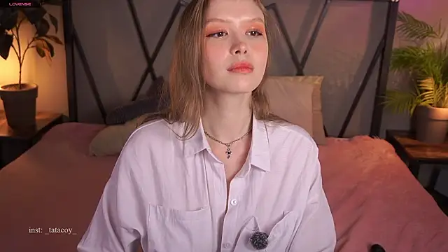 Snapshot of TataCoy chatting on 03.04.26 TataCoy online show from 03.04.26