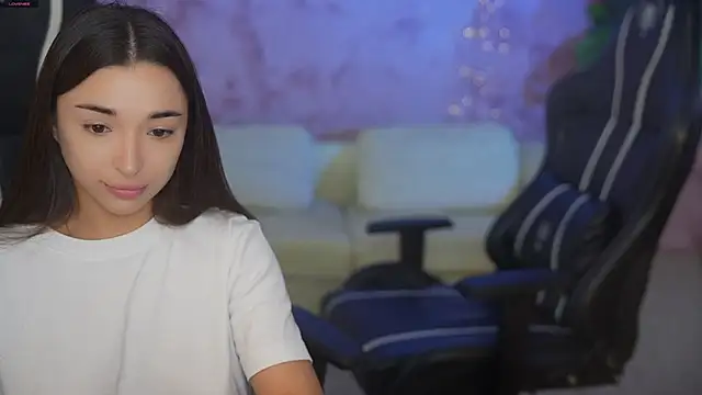 Jasmine Flow online show from 09.11.25