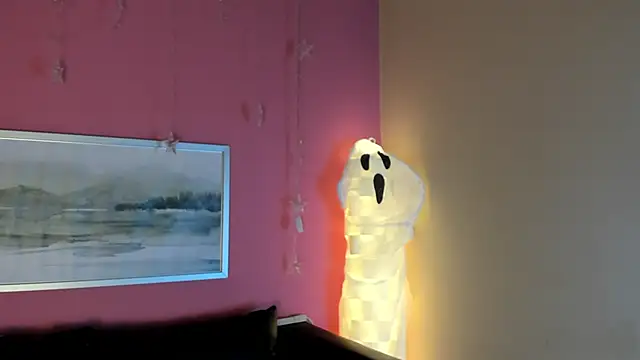 Snapshot of Tiffanysurez_ chatting on 10.09.25 Tiffanysurez online show from 10.09.25