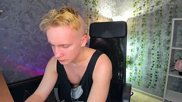 AlexxSweet online show from 12.28.24