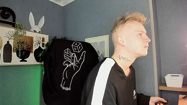 AlexxSweet online show from 04.20.26