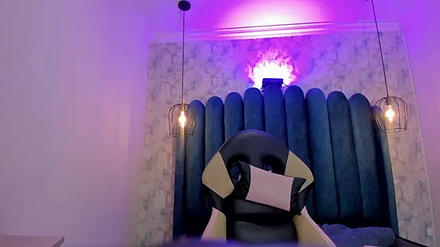 nalalye cruzz  online show from 10.30.25