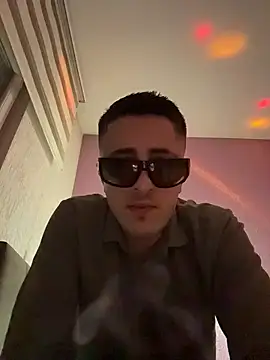 WhiteeMen online show from 11.25.25