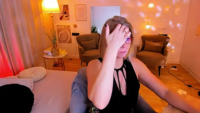 Snapshot of Annie_Light chatting on 03.03.26 Annie Light online show from 03.03.26