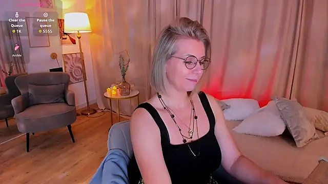 Snapshot of Annie_Light chatting on 03.06.26 Annie Light online show from 03.06.26