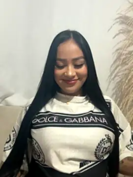 Snapshot of Luisa_Fernandaa chatting on 11.22.25 Luisa Fernandaa online show from 11.22.25