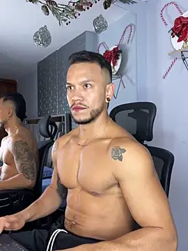 Snapshot of ARON_TAYLER01 chatting on 12.17.24 ARON TAYLER01 online show from 12.17.24