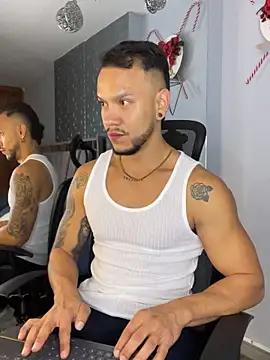 Snapshot of ARON_TAYLER01 chatting on 12.24.24 ARON TAYLER01 online show from 12.24.24