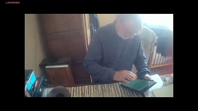 Snapshot of terrybare chatting on 10.26.25 terrybare online show from 10.26.25