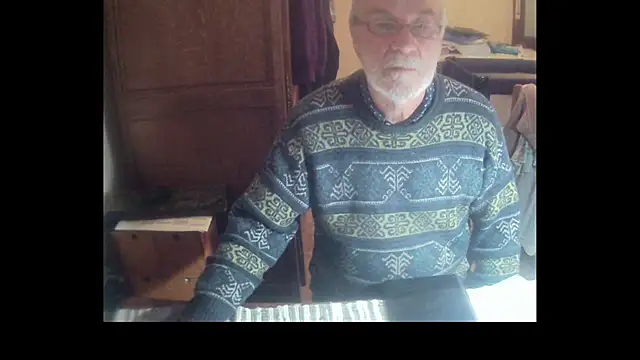 Snapshot of terrybare chatting on 11.13.25 terrybare online show from 11.13.25