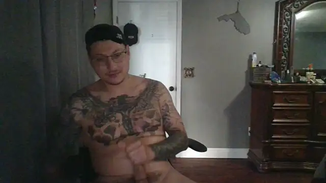 Snapshot of MrBiggBallz chatting on 12.21.24 MrBiggBallz online show from 12.21.24