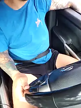 Snapshot of MrBiggBallz chatting on 12.29.24 MrBiggBallz online show from 12.29.24