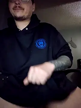 Snapshot of MrBiggBallz chatting on 01.26.25 MrBiggBallz online show from 01.26.25