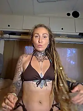 Snapshot of Mira-Grey89 chatting on 07.04.26 Mira-Grey89 online show from 07.04.26
